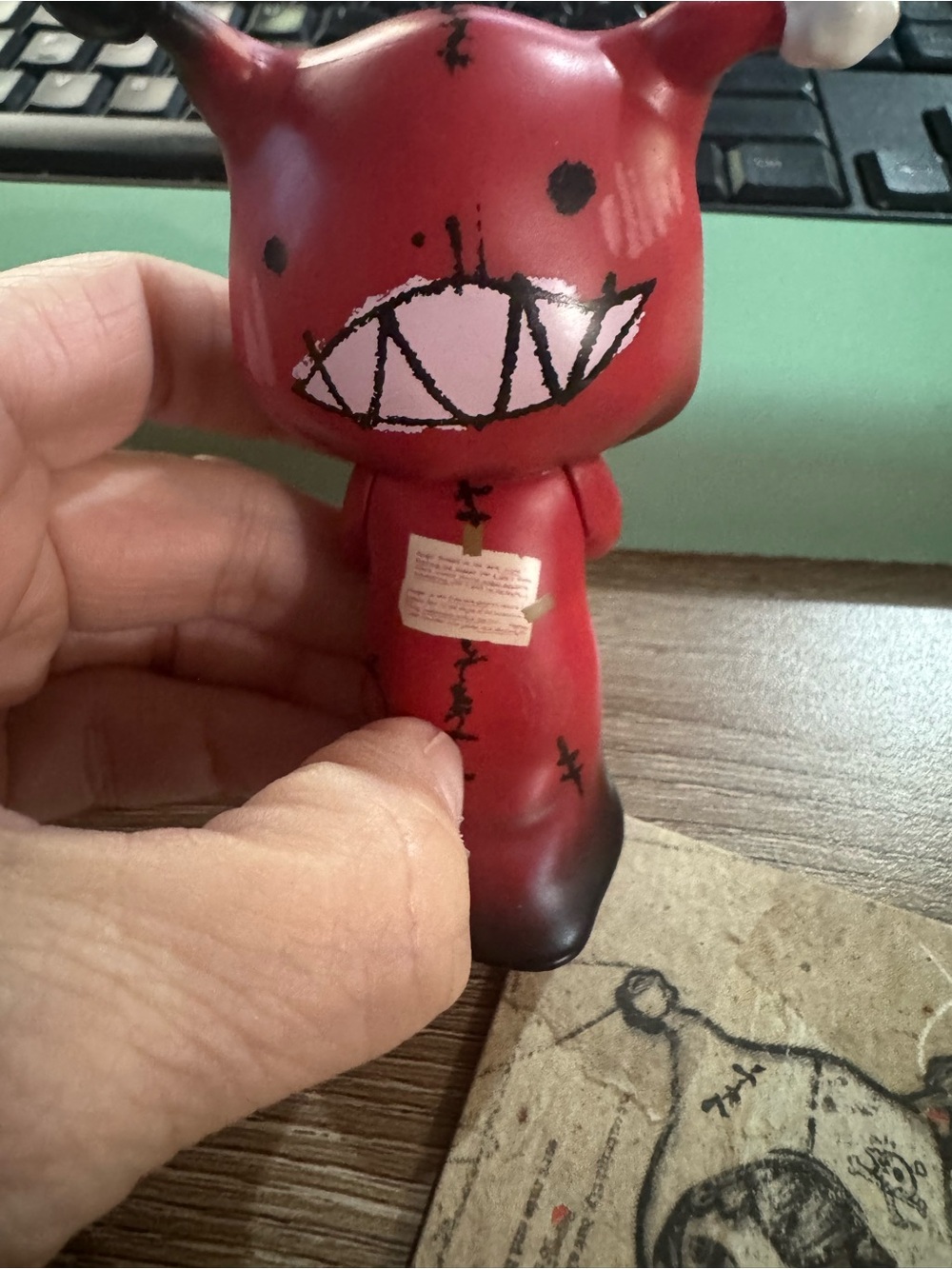 Pop Mart Hirono Echo Figure -Hiding behind you - Picture 3 of 3